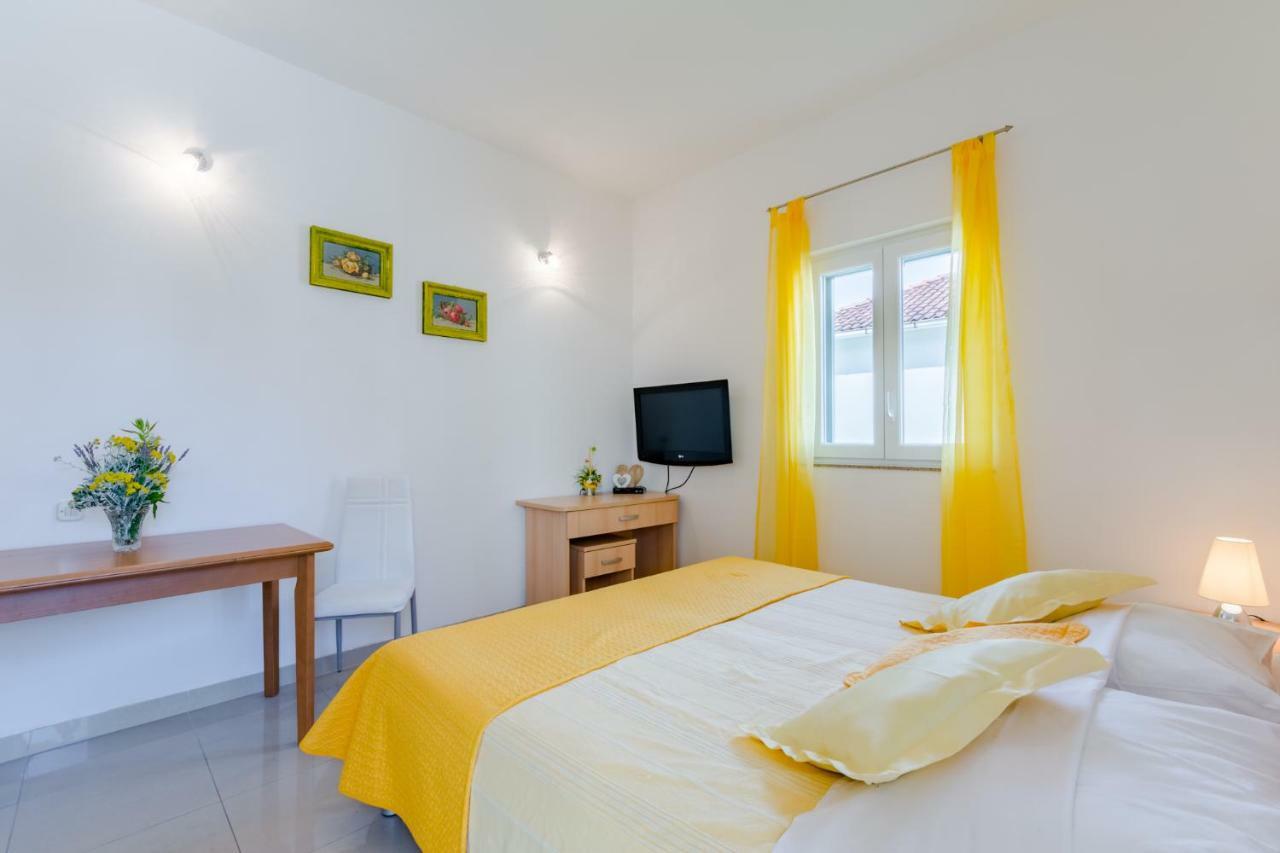 Holiday House Barbara Supetar Ngoại thất bức ảnh