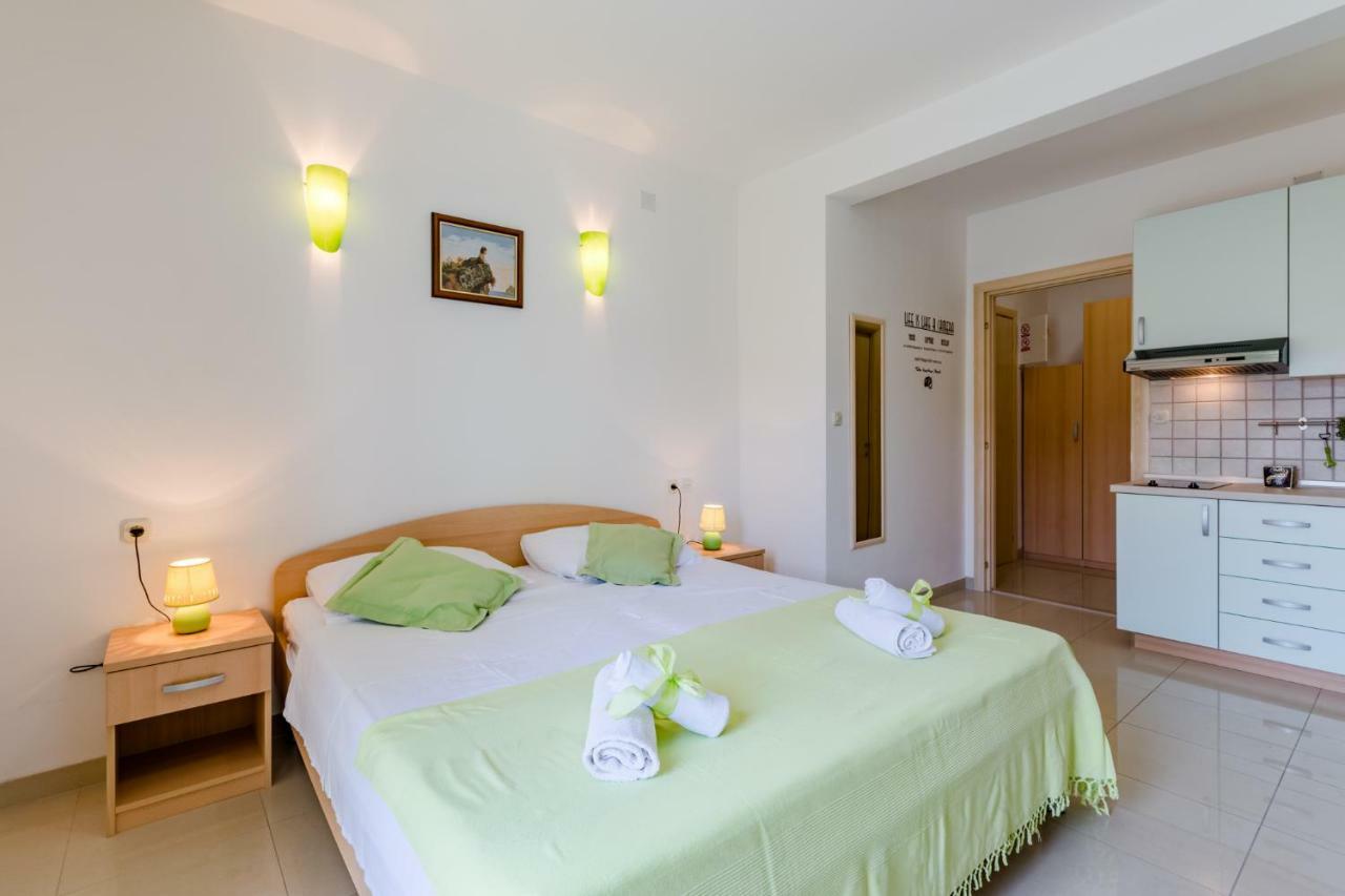 Holiday House Barbara Supetar Ngoại thất bức ảnh